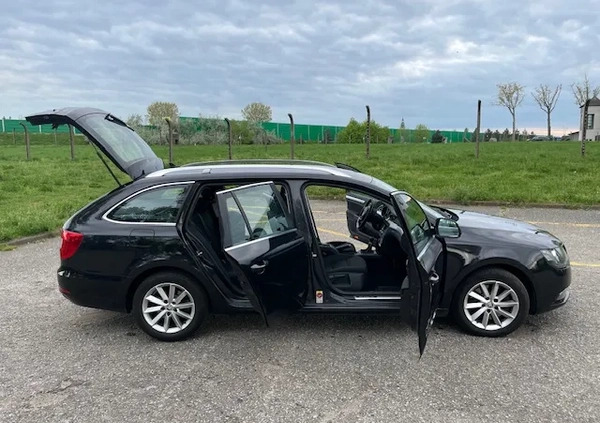 Skoda Superb cena 34000 przebieg: 335000, rok produkcji 2013 z Luboń małe 704